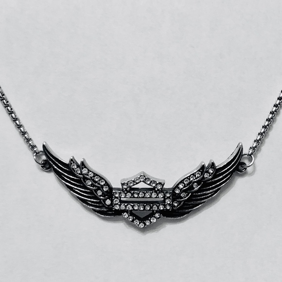 Limited! 🔥Wing Necklace. New - Picture 3 of 3